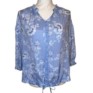 COMO BLU Bohemian Blouse Floral Pattern in Cornflower Blue and White Size Small